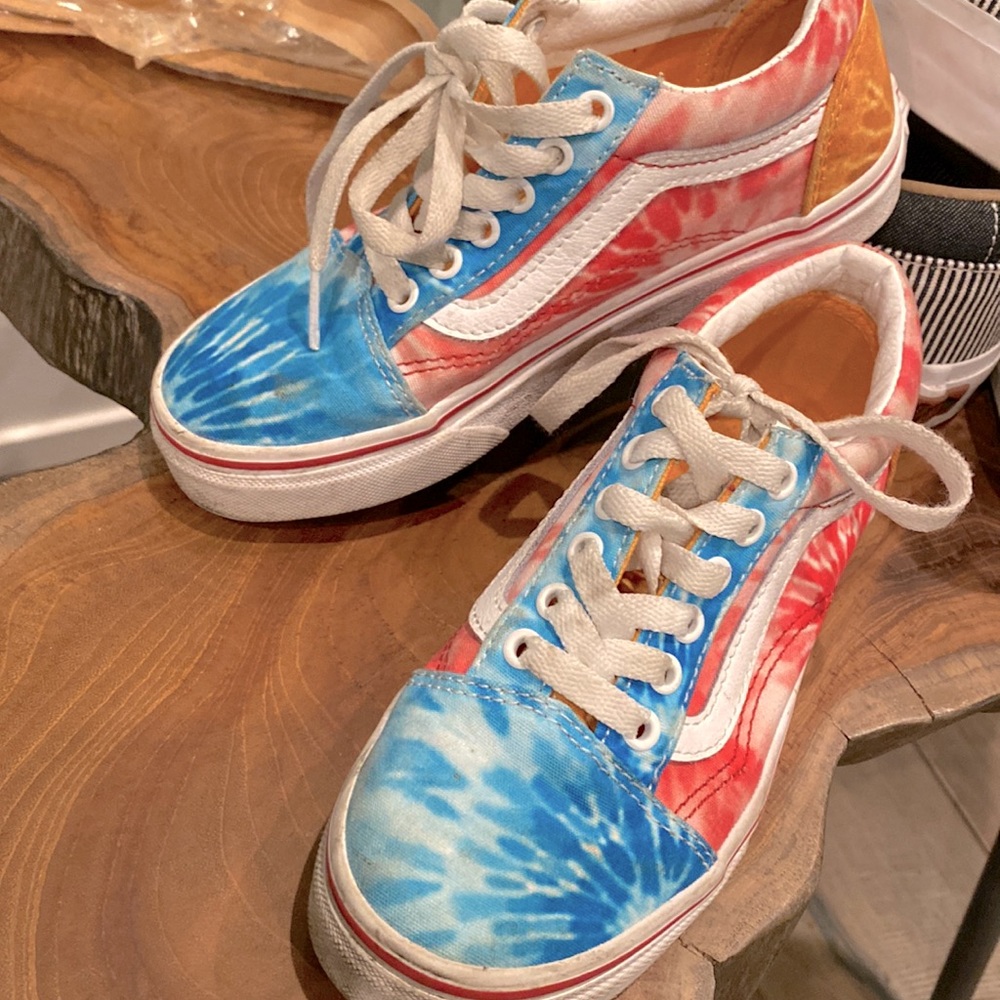 Girls Vans Junior Old Schools Tye-dye sneakers